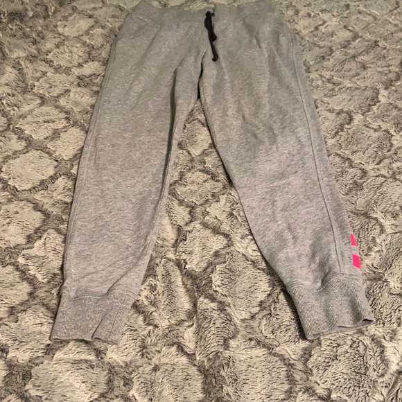 Victoria Secret jogger - Picture 2 of 3